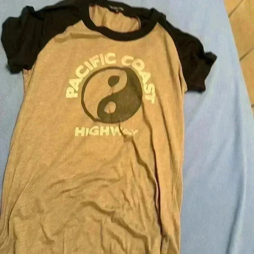 Vintage Corner Shop tee